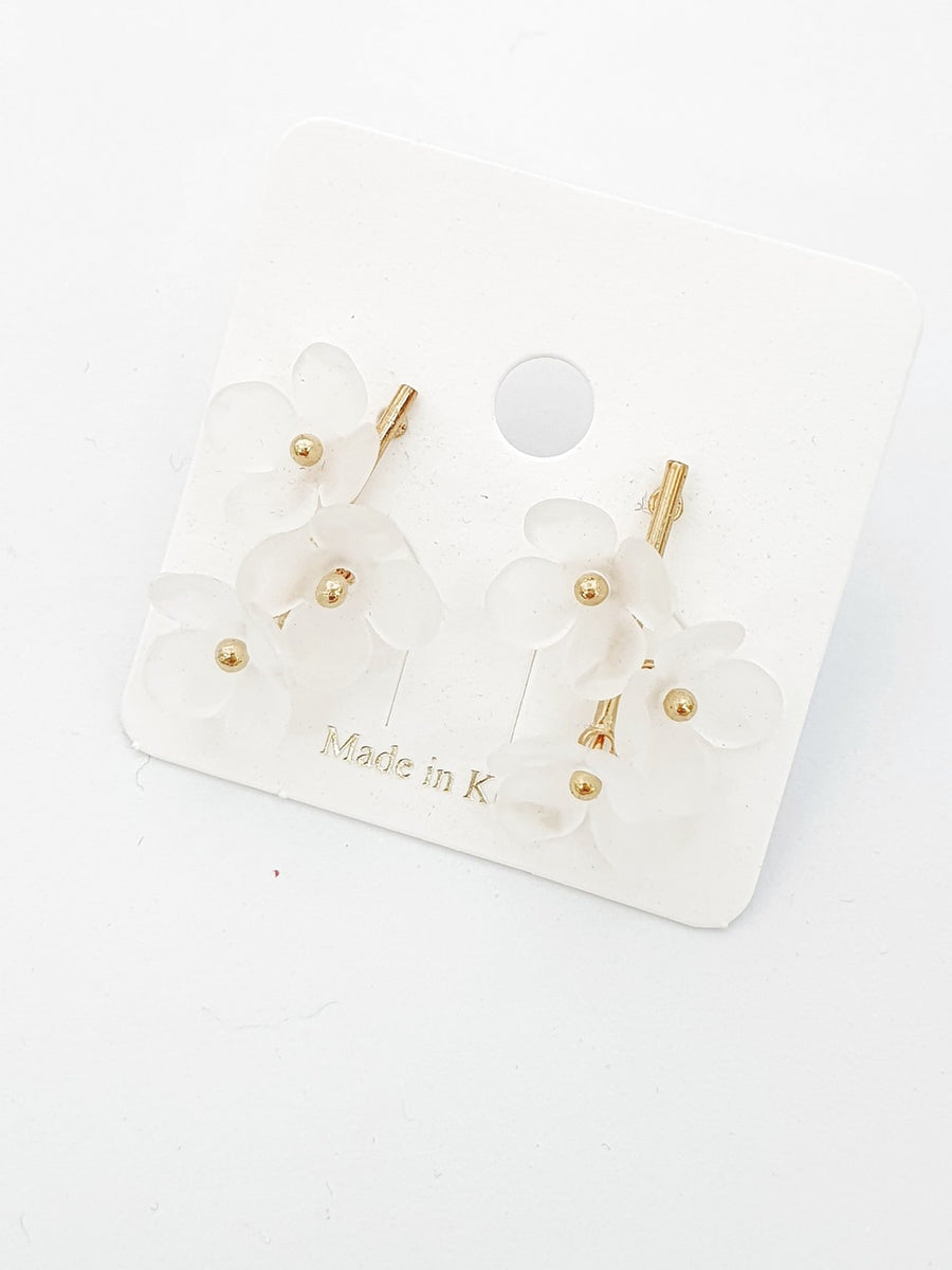 kayon gold white flower dangle earrings classy elegant