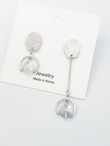 kayon silver white jewel asymmetric dangle earrings